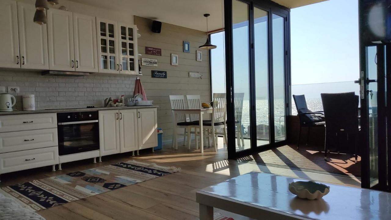 Luxury Beach Apartment In Qerret 골렘 외부 사진
