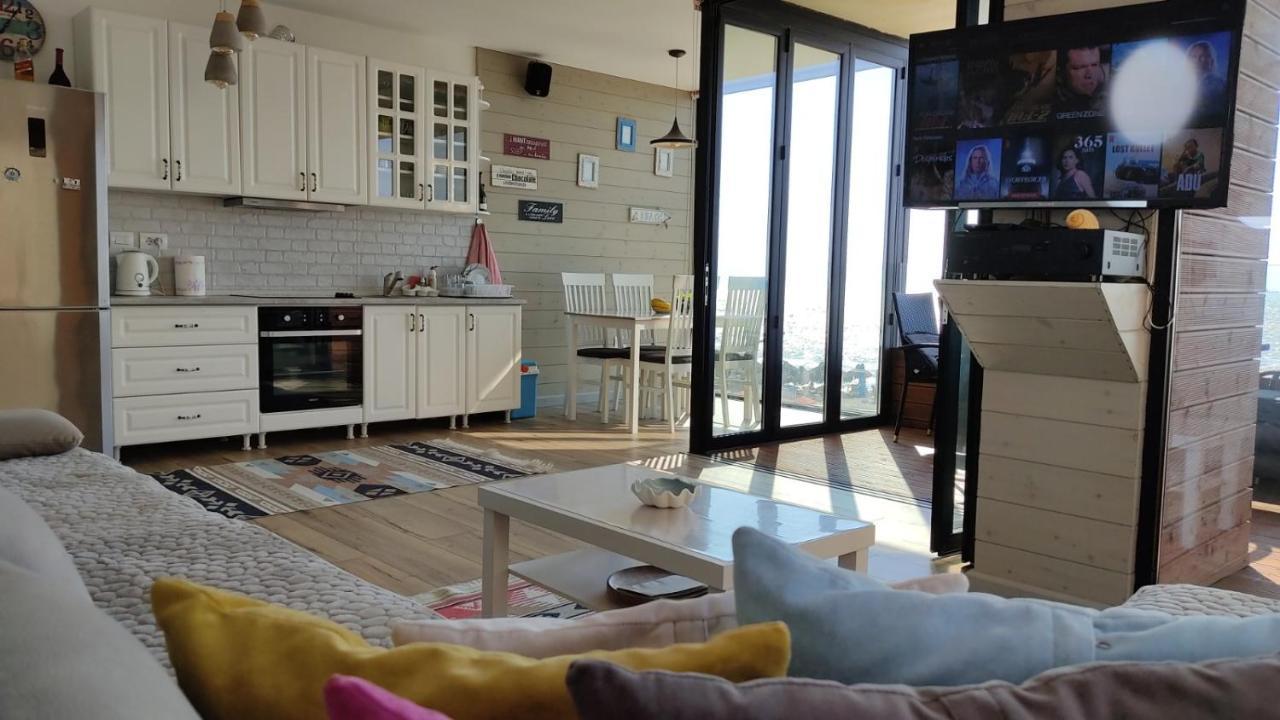Luxury Beach Apartment In Qerret 골렘 외부 사진