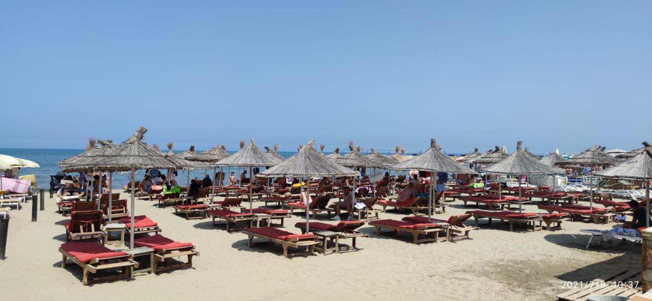 Luxury Beach Apartment In Qerret 골렘 외부 사진