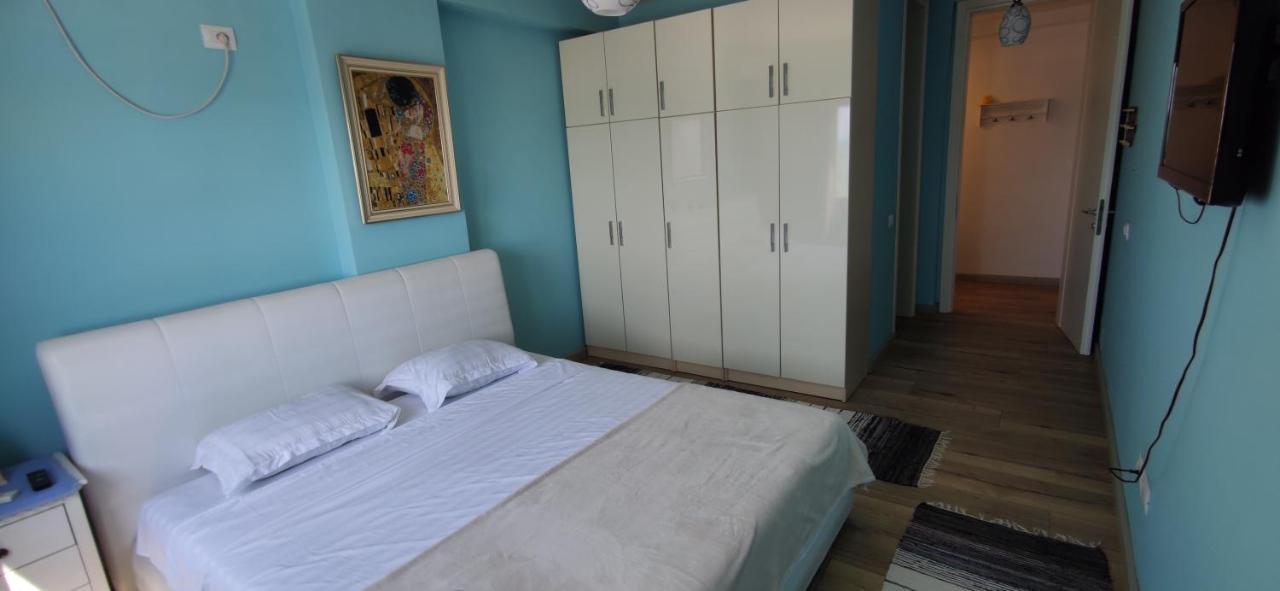 Luxury Beach Apartment In Qerret 골렘 외부 사진
